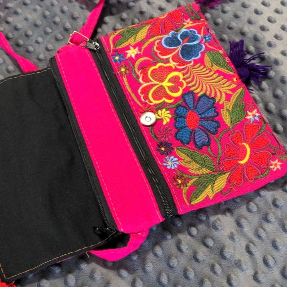 Guatemalan embroidered bag - Picture 3 of 3